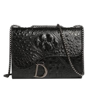 petit sac noir à chaîne
