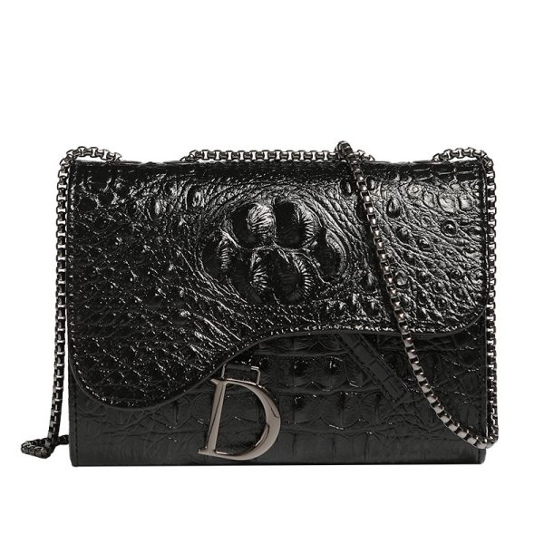 petit sac noir à chaîne