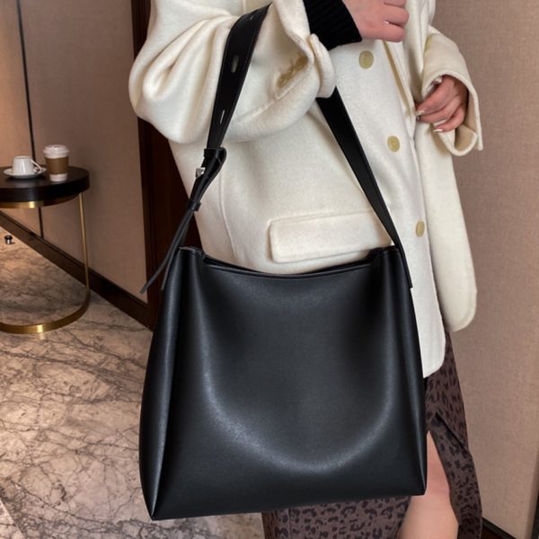 sac bandoulière en cuir synthétique