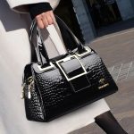 Motif crocodile pour femme