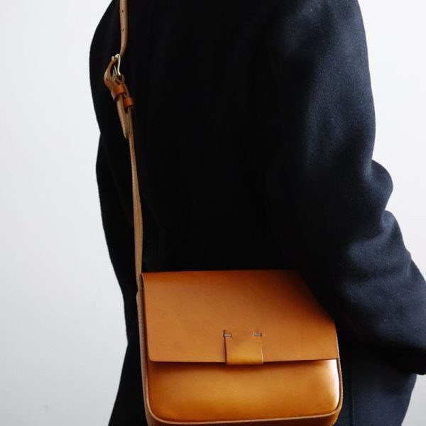 sac bandoulière en cuir camel