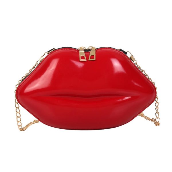 sac à main en forme de bouche rouge