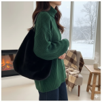 petit sac en fausse fourrure